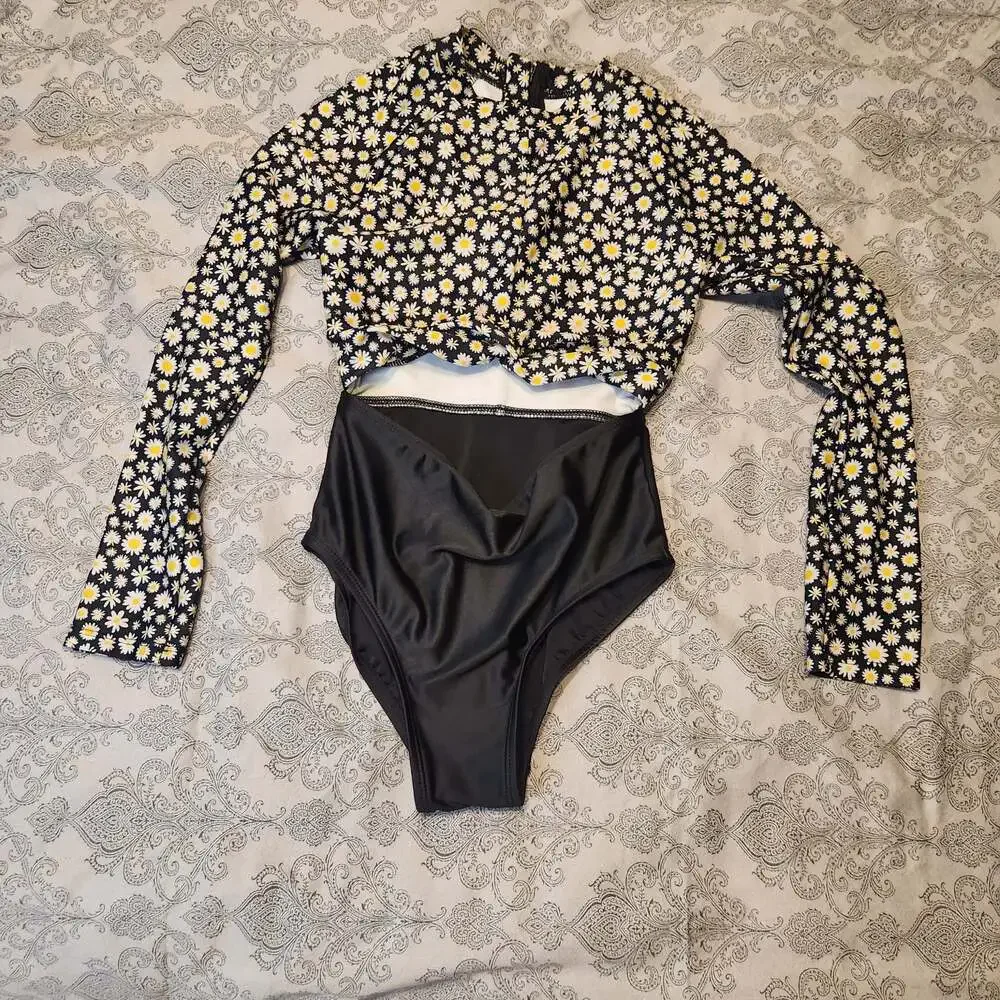 Girls Daisy Long Sleeve Rash Guard Swimsuit Size M (8)
